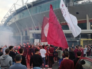 Disordini allo stadio, prima del derby che chiude la stagione: un uomo con trauma cranico trasferito al Cto con il 118 Disordini allo stadio, prima del derby che chiude la stagione: un uomo con trauma cranico trasferito al Cto con il 118