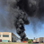 Rivalta di Torino, incendio nella zona industriale Pasta: vigili del fuoco in azione Rivalta di Torino, incendio nella zona industriale Pasta: vigili del fuoco in azione