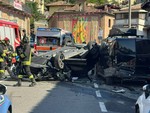 Terribile incidente a Castagnole Lanze: quattro mezzi coinvolti, uno si ribalta sulla carreggiata