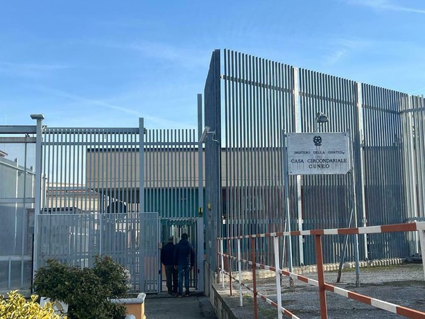 Aggressione agli Ex Lavatoi, oggi davanti al gip: si decide sulla convalida dell’arresto e sulla misura cautelare Aggressione agli Ex Lavatoi, oggi davanti al gip: si decide sulla convalida dell’arresto e sulla misura cautelare