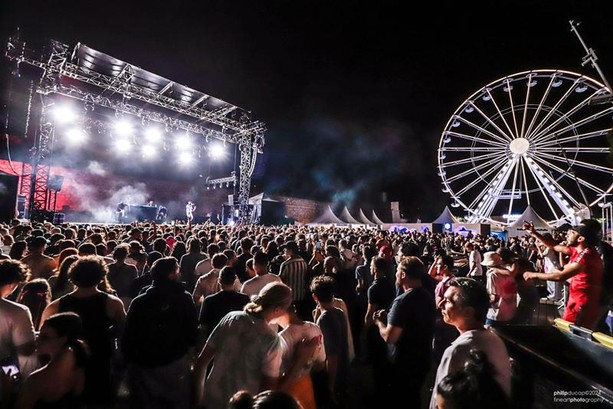 Antibes celebra i 20 anni delle Nuits Carrées: quattro serate tra grandi nomi e nuove voci Antibes celebra i 20 anni delle Nuits Carrées: quattro serate tra grandi nomi e nuove voci