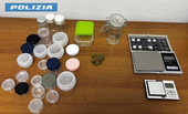 Fermato al casello dell'Autolaghi con il "kit dello spaccio": giovane arrestato dalla polizia