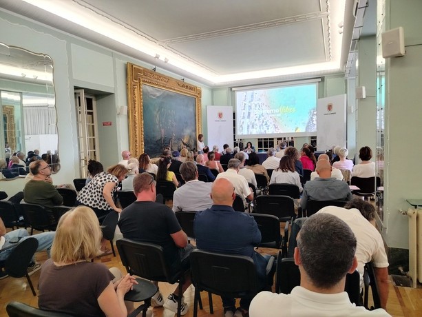 I riflettori dell'estate si accendono sui 300 eventi di Sanremo (Foto e video) I riflettori dell'estate si accendono sui 300 eventi di Sanremo (Foto e video)