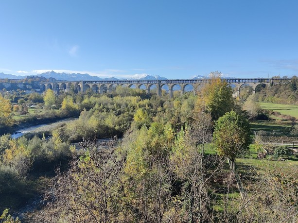Cuneo, tenta il suicidio sul viadotto Soleri: agente penitenziaria fuori servizio lo salva
