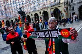 È il giorno dello sciopero generale: Torino torna in piazza dopo gli scontri, ma sui trasporti scatta la precettazione È il giorno dello sciopero generale: Torino torna in piazza dopo gli scontri, ma sui trasporti scatta la precettazione