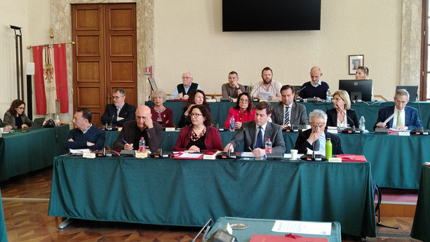 Savona, Commissione Consiliare sul porta a porta, il dibattito si infiamma in una sala consiglio piena di savonesi