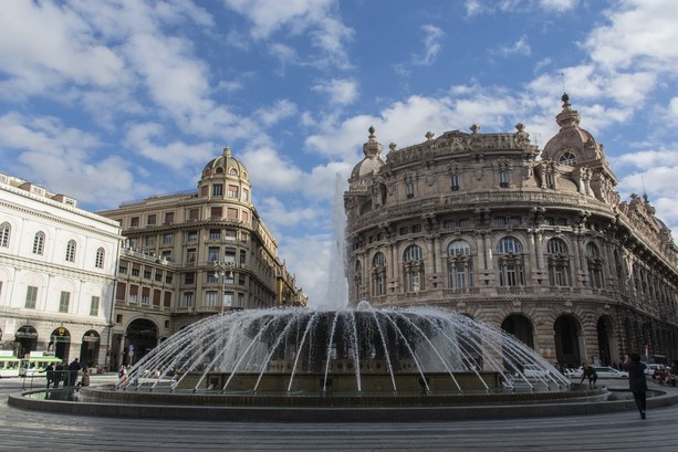 Tutto in dodici mesi: Genova sceglie il suo nuovo sindaco sul tavolo di un Risiko iniziato un anno fa nella hall di un hotel