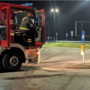 Perde il controllo dell'auto e centra un palo: paura per tre giovani