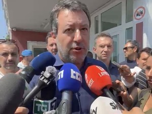 Sentenza Roggero, Salvini all'uscita di Bollate: "Non passerà anni in carcere, Lega pronta a candidarlo e sostenerlo economicamente" [VIDEO]