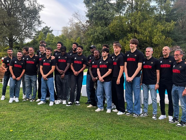FOTO e VIDEO - Sponsor e consorziati salutano la nuova Varese