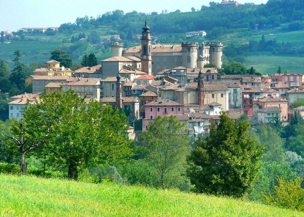 Verde nel mondo, Costigliole d’Asti conquista il primo posto a Communities in Bloom 2026 Verde nel mondo, Costigliole d’Asti conquista il primo posto a Communities in Bloom 2026
