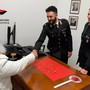 Truffa del "finto Carabiniere": anziana di Cairo raggirata per 26mila euro, indagato un giovane straniero, recuperata parte del denaro