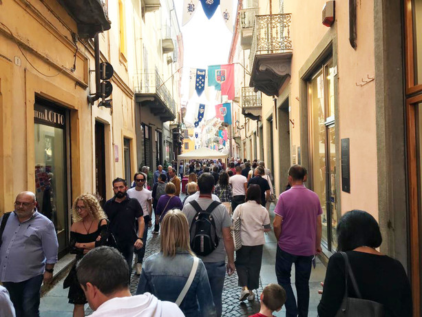 Feste e manifestazioni, Alba chiede meno burocrazia: "La soglia salga da 200 a 500 persone" Feste e manifestazioni, Alba chiede meno burocrazia: "La soglia salga da 200 a 500 persone"