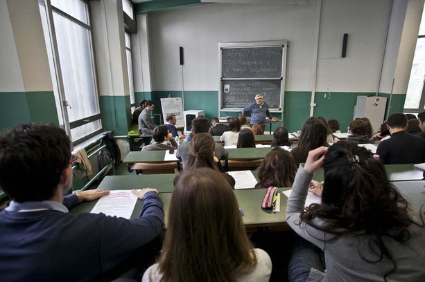 Aggrediti a calci e schiaffi da un allievo, giornata da dimenticare per due professori