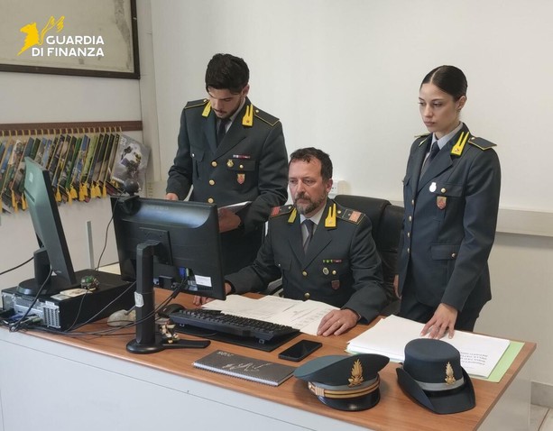 Stretta della Finanza sulle partite IVA "apri e chiudi": scoperti 64 operatori irregolari