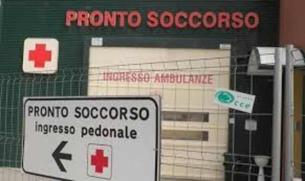 Pronto soccorso, 600 aggressioni in un anno solo a Torino. Il sindacato dice basta: &quot;Presidi armati 24 ore su 24 e nuove assunzioni&quot;