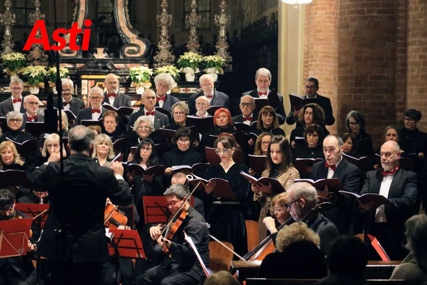 Musica e tradizione: la Collegiata gremita per il concerto di Natale di Santo Stefano [FOTO]