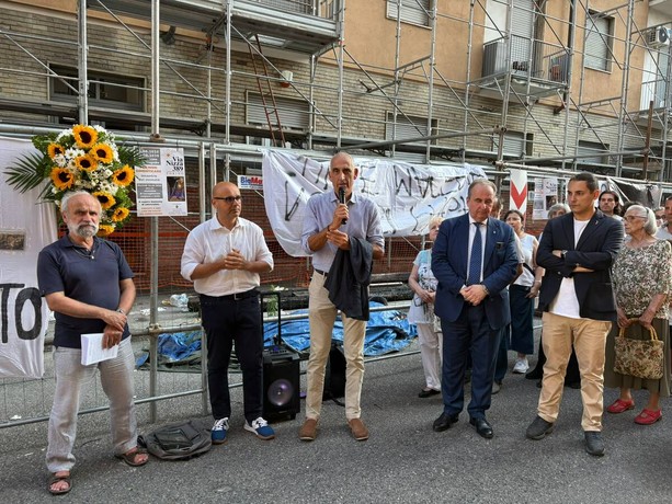 La frustrazione dei cittadini a un anno dalla tragedia di via Nizza: “Sommersi dalle spese, è una vergogna” La frustrazione dei cittadini a un anno dalla tragedia di via Nizza: “Sommersi dalle spese, è una vergogna”