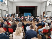 Pienone per il M5S allo Sporting Dora con "Nova": "Noi strumenti del cambiamento. Per elezioni candidati di rottura" Pienone per il M5S allo Sporting Dora con "Nova": "Noi strumenti del cambiamento. Per elezioni candidati di rottura"