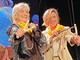 Caterina Caselli e Anna Foglietta premiate con la Fionda 2024: ora sono due splendide Fieue di caruggi di Albenga (FOTO e VIDEO)