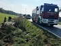 Auto esce di strada e si ribalta sulla SP165