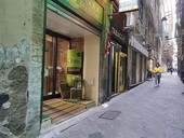 Centro storico, l’ennesima giornata di ordinaria follia. L’esasperazione dei commercianti: “Così non è più vivibile”
