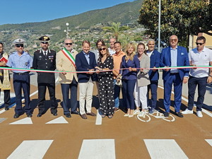 Ospedaletti, inaugurato il completamento della pista ciclopedonale: ora la ciclovia è continua fino ad Andora (Foto e Video) Ospedaletti, inaugurato il completamento della pista ciclopedonale: ora la ciclovia è continua fino ad Andora (Foto e Video)