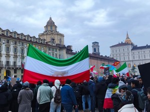 Torino scende in piazza per l’Iran: "Questo è l’anno del sangue" [VIDEO]