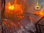 FOTO. Maxi incendio nel capannone di un'azienda di Castronno: massiccio intervento dei vigili del fuoco FOTO. Maxi incendio nel capannone di un'azienda di Castronno: massiccio intervento dei vigili del fuoco