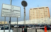 Detenuto tenta di evadere dal carcere Lorusso-Cutugno: bloccato dagli agenti di polizia Detenuto tenta di evadere dal carcere Lorusso-Cutugno: bloccato dagli agenti di polizia