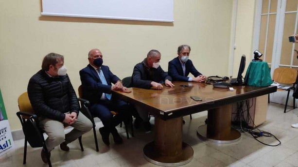 Covid: visita in provincia di Imperia per il Sottosegretario Andrea Costa, "Auspico super green pass sui luoghi di lavoro" (Foto e video) Covid: visita in provincia di Imperia per il Sottosegretario Andrea Costa, "Auspico super green pass sui luoghi di lavoro" (Foto e video)