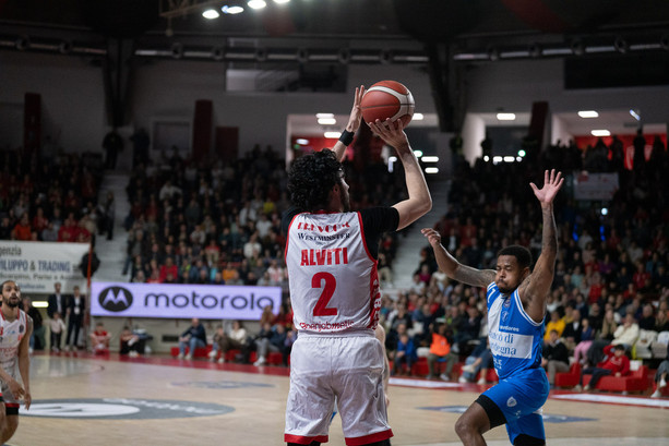 Scadenza trascorsa, nessuna mossa: Davide Alviti rimarrà alla Pallacanestro Varese
