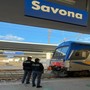 Senza biglietto, inveisce contro il capotreno e colpisce due agenti della Polfer: arrestato