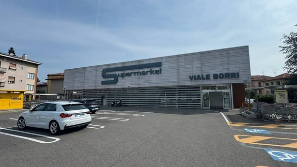 Addio cara, vecchia Esselunga di viale Borri: il 1° agosto va in pensione un "negozio" di casa amico dei varesini Addio cara, vecchia Esselunga di viale Borri: il 1° agosto va in pensione un "negozio" di casa amico dei varesini