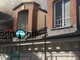 Esplosione in una mansarda di via Bellezia: evacuata l'intera zona, compreso il Comune. Due feriti lievi [VIDEO E FOTO]