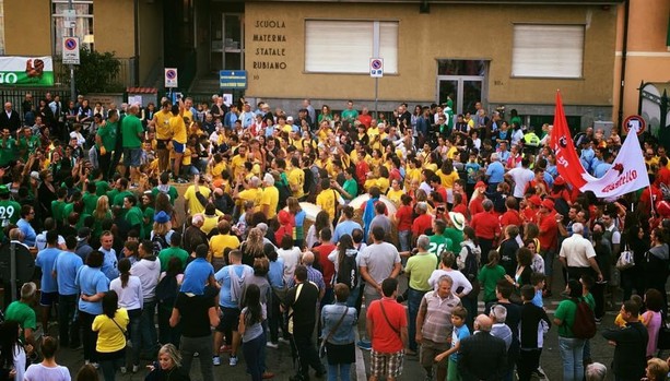 Tra pallavolo cieca e palla prigioniera, None rimette in moto la tradizione del Palio Tra pallavolo cieca e palla prigioniera, None rimette in moto la tradizione del Palio