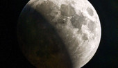 Eclissi, i varesini ci riprovano domani all'alba con la Luna: ecco dove vederla Eclissi, i varesini ci riprovano domani all'alba con la Luna: ecco dove vederla