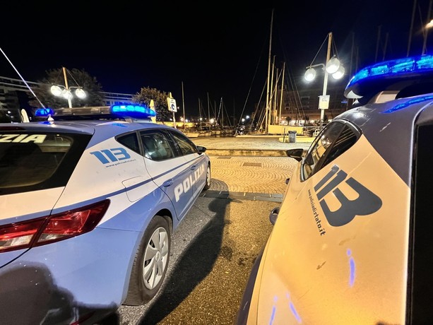 Capodanno in sicurezza, 2mila persone identificate e 650 veicoli controllati. 12 denunce Capodanno in sicurezza, 2mila persone identificate e 650 veicoli controllati. 12 denunce