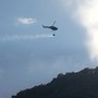 Mombracco, nuovo fronte di fiamme: elicottero regionale in azione [FOTO]