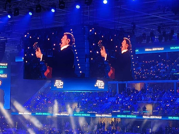 Da Scamarcio a Cannavacciuolo e Morandi, tutti a Torino per la finale Sinner e Alcaraz Da Scamarcio a Cannavacciuolo e Morandi, tutti a Torino per la finale Sinner e Alcaraz