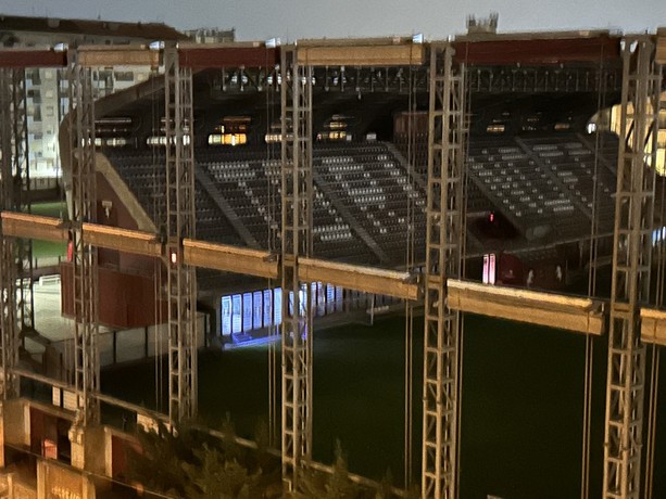 “Attenzione, evacuare lo stadio”: scatta il falso allarme al Fila e il quartiere passa una notte insonne