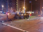 Terribile schianto all'alba in piazza Derna: due feriti, viabilità del tram bloccata Terribile schianto all'alba in piazza Derna: due feriti, viabilità del tram bloccata