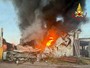 FOTO. Maxi incendio in un'azienda agricola a Turate: colonna di fumo visibile anche dalla provincia di Varese FOTO. Maxi incendio in un'azienda agricola a Turate: colonna di fumo visibile anche dalla provincia di Varese