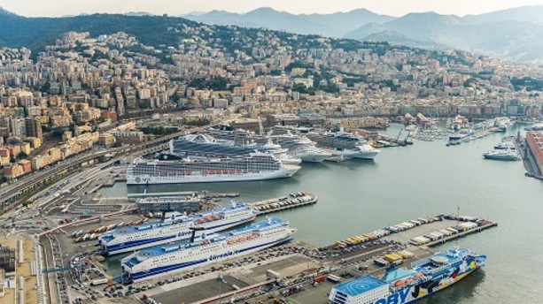 Tassa sui crocieristi, scontro tra Regione e Comune: Bucci dice no, Salis e Terrile replicano