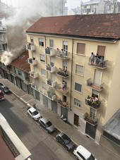 Ancora un incendio in zona Parella: brucia un alloggio in via Crevacuore