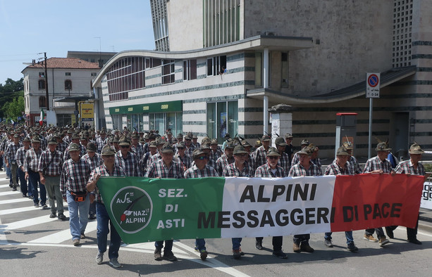 Quattrocento alpini astigiani in forza a Biella! Buon raduno