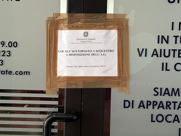 Sanremo: dopo gli arresti messa sotto sequestro l'agenzia immobiliare della donna che ha pagato per un permesso di soggiorno (Foto)