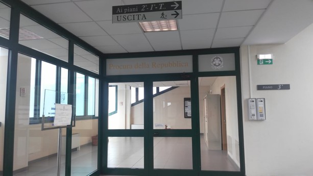 Corruzione in Questura a Imperia: arrestato sostituto commissario per una tangente da 5.000 euro