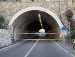 Finale, segnali di smottamento vicino alla galleria di Capo San Donato: traffico chiuso in entrambi i sensi