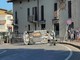 Casciago, scontro all'incrocio di via Matteotti. Auto abbatte un palo e si ribalta in carreggiata Casciago, scontro all'incrocio di via Matteotti. Auto abbatte un palo e si ribalta in carreggiata